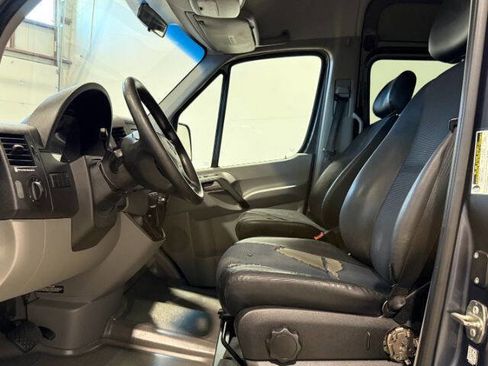Used 2016 Mercedes-Benz Sprinter 2500 image 14