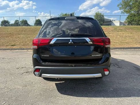Used 2017 Mitsubishi Outlander ES AWD/4WD image 6