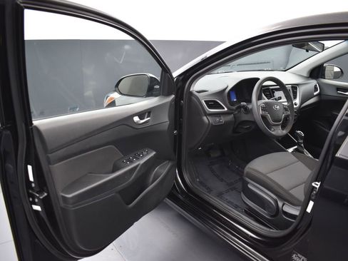 Used 2022 Hyundai Accent SE image 9