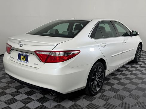 Used 2017 Toyota Camry XSE w/ Moonroof Package FWD image 28
