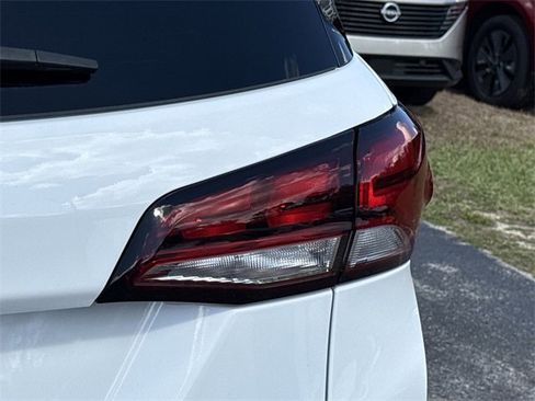 Used 2024 Chevrolet Equinox LT image 14