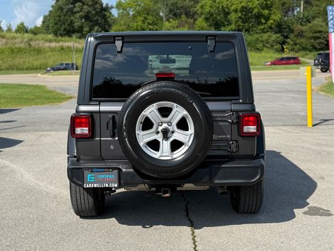 Used 2019 Jeep Wrangler Unlimited Sport S AWD/4WD image 14