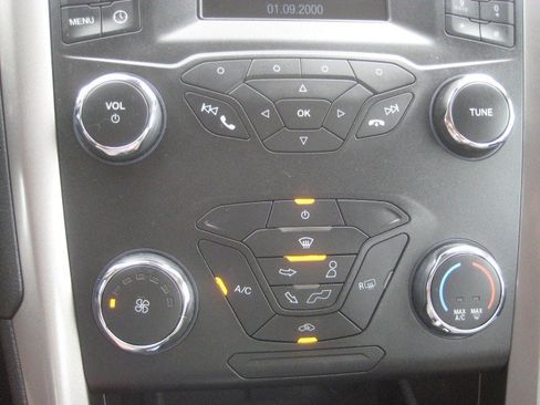 Used 2019 Ford Fusion S FWD image 18