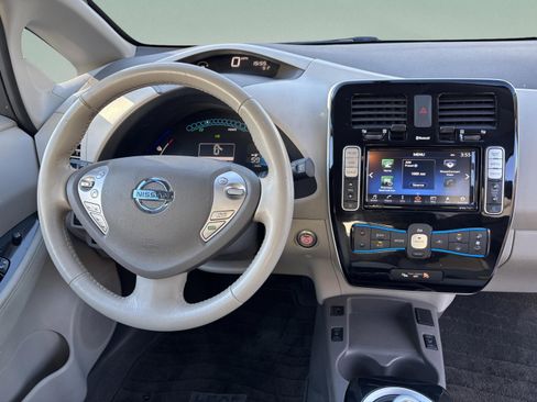Used 2016 Nissan Leaf SV image 29