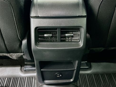 Used 2022 Ford Edge SE w/ Black Appearance Package image 24