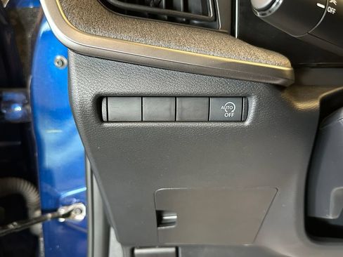 Used 2025 Nissan Kicks SV FWD image 18