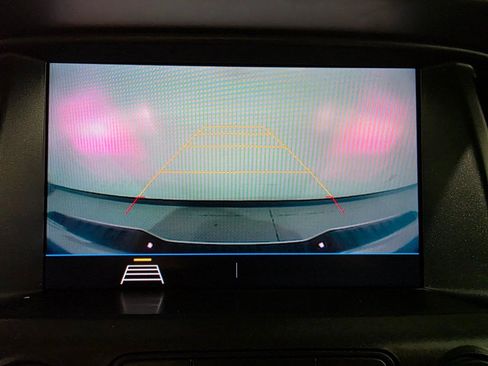 Used 2022 Chevrolet Colorado LT w/ Fleet Safety Package image 9