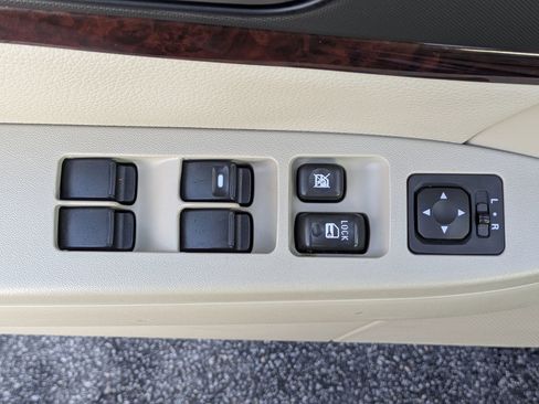 Used 2009 Mitsubishi Galant ES image 18