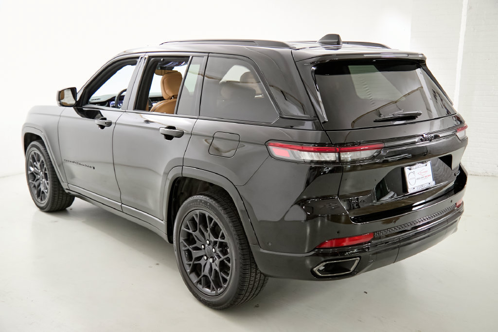 Used 2025 Jeep Grand Cherokee Summit w/ Obsidian Package AWD/4WD image 7