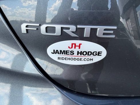 Used 2022 Kia Forte GT-Line w/ GT-Line Premium Package FWD image 11