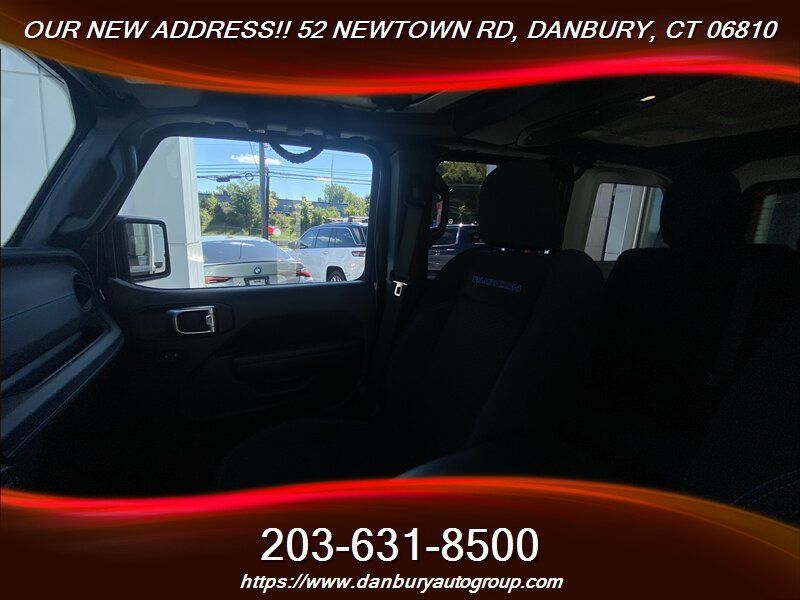 Used 2024 Jeep Wrangler Unlimited Rubicon 4xe w/ Technology Group AWD/4WD image 17