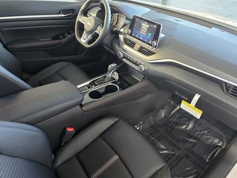 New 2025 Nissan Altima 2.5 SR image 18