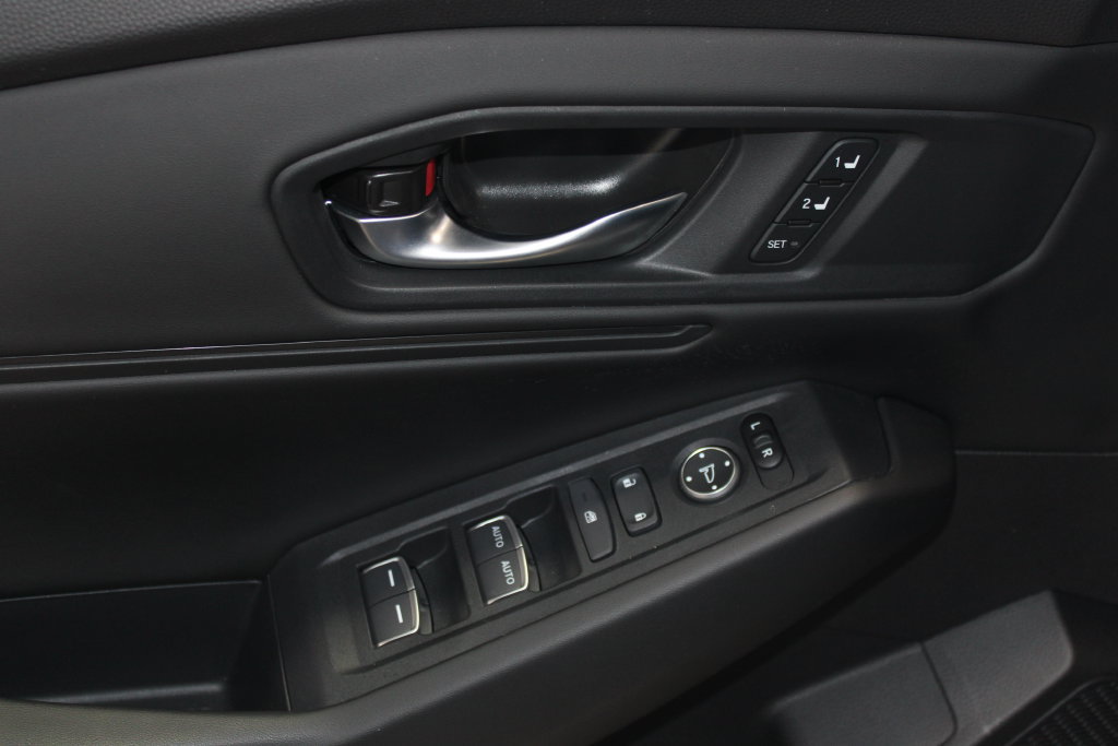 Certified 2025 Honda Accord EX-L image 5