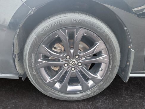 Used 2023 Toyota Sienna XLE image 29