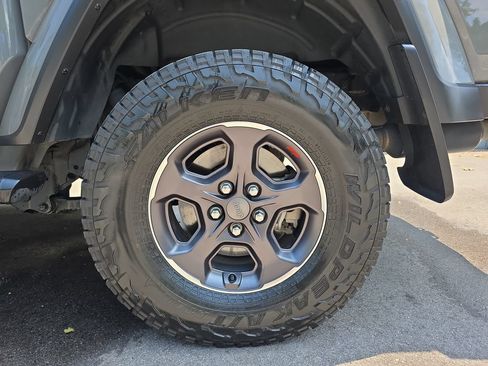 Used 2020 Jeep Gladiator Sport w/ Quick Order Package 24S AWD/4WD image 32