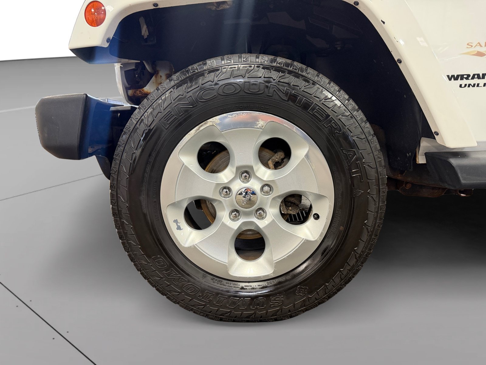 Used 2014 Jeep Wrangler Unlimited Sahara w/ Connectivity Group AWD/4WD image 13