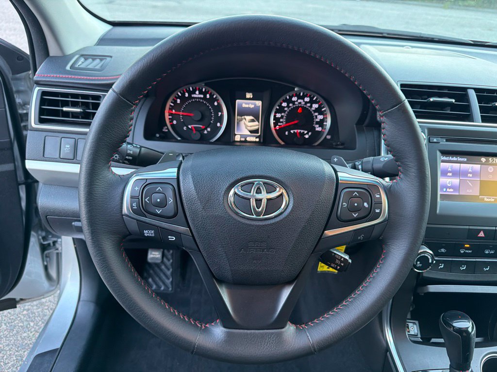 Used 2017 Toyota Camry SE w/ Moonroof Package FWD image 17