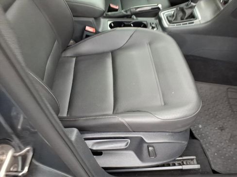 Used 2015 Volkswagen Golf TDI S image 18