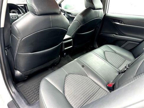 Used 2024 Toyota Camry SE image 18