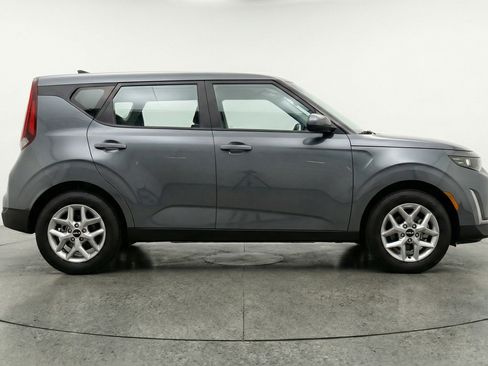 Used 2025 Kia Soul LX w/ LX Technology Package image 11