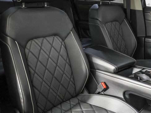 Used 2024 Volkswagen Atlas SEL Premium R-Line image 50