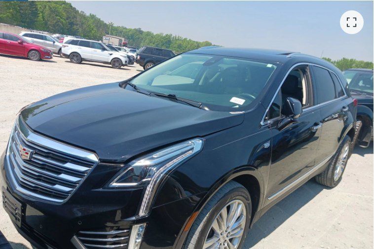Used 2017 Cadillac XT5 Premium Luxury FWD image 2