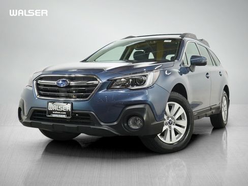 Used 2018 Subaru Outback 2.5i Premium AWD/4WD image 1