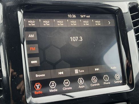Used 2019 Jeep Cherokee Limited AWD/4WD image 25