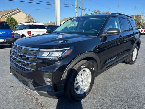 New 2026 Ford Explorer Active image 4