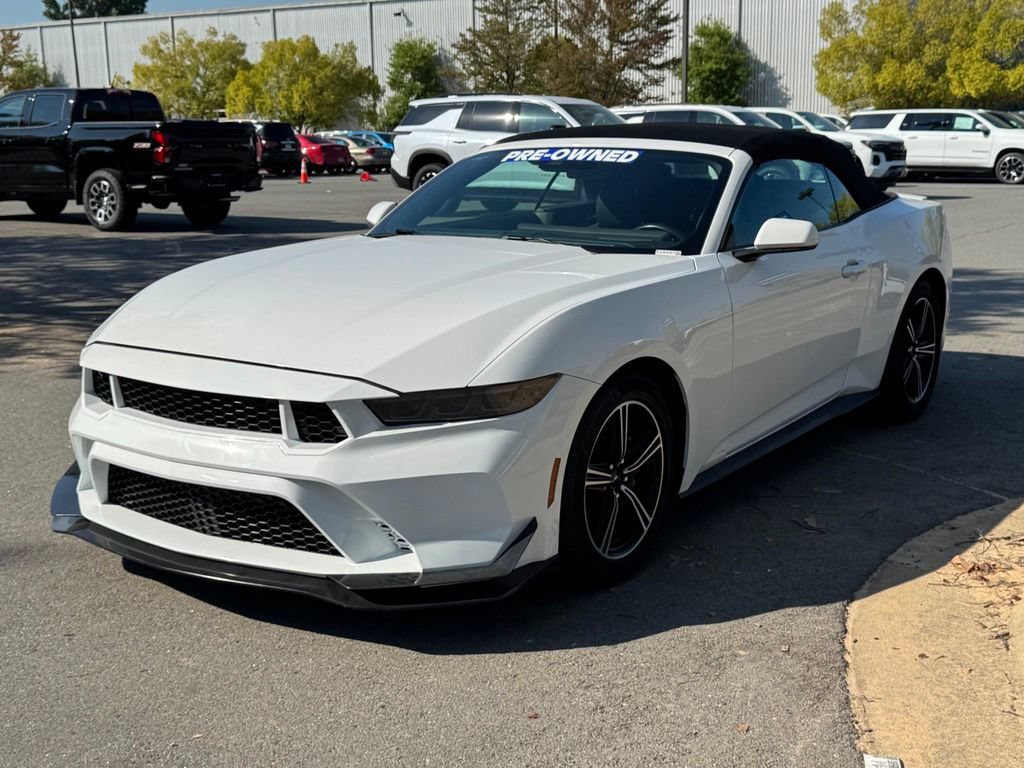 Used 2025 Ford Mustang Premium RWD image 3