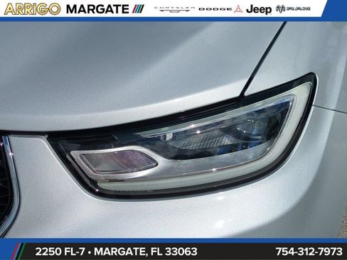 New 2026 Chrysler Pacifica Select FWD image 10