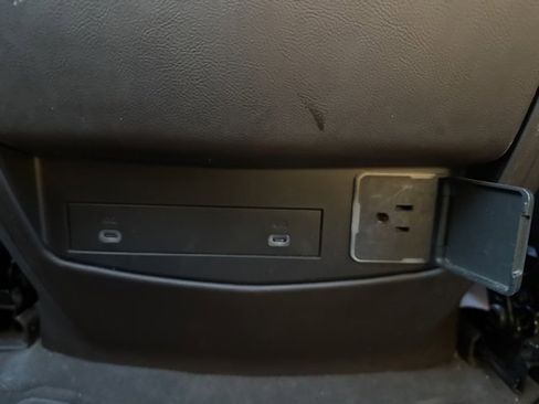 Used 2022 Cadillac Escalade ESV Sport w/ Touring Package image 12