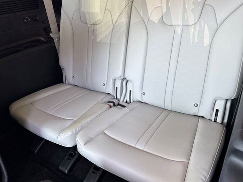 New 2025 Kia Sorento EX image 13