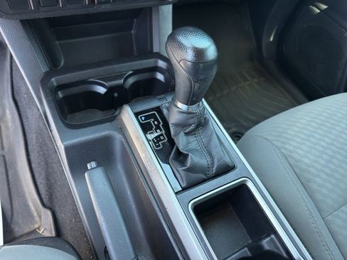 Used 2021 Toyota Tacoma SR5 RWD image 15