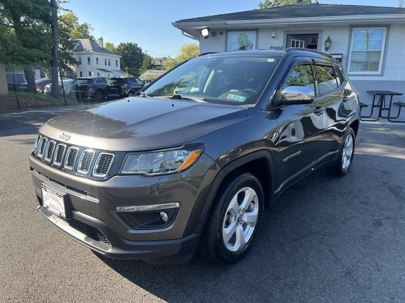 Used 2020 Jeep Compass Latitude w/ Popular Equipment Group FWD image 3