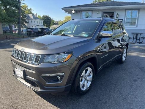 Used 2020 Jeep Compass Latitude w/ Popular Equipment Group FWD image 3