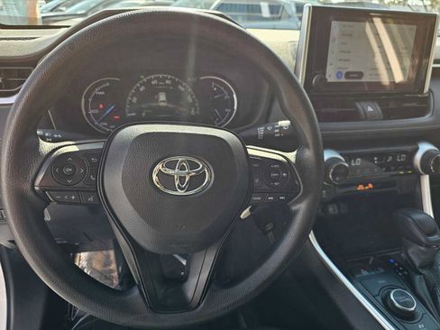 Used 2023 Toyota RAV4 LE AWD/4WD image 27