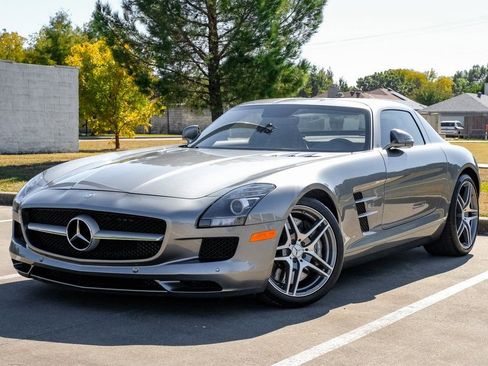 Used 2011 Mercedes-Benz SLS AMG Coupe image 3