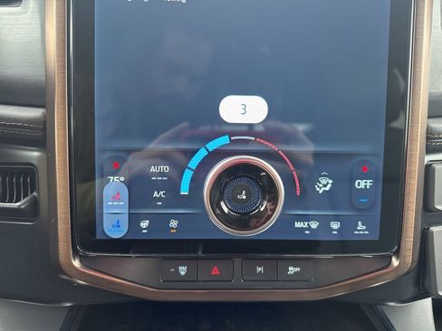 Used 2022 Ford F150 Lightning Lariat image 36