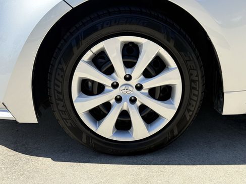 Used 2024 Toyota Corolla LE image 12