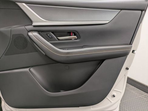 Certified 2024 MAZDA CX-90 Plug-In Hybrid w/ Premium Pkg image 27