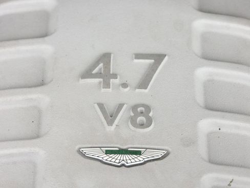 Used 2014 Aston Martin V8 Vantage Roadster image 80