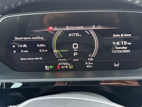 Used 2021 Audi e-tron Premium Plus w/ Premium Plus Package image 13