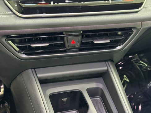 New 2026 Volkswagen Tiguan SE R-Line AWD/4WD image 19