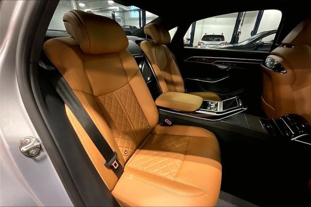 Used 2023 Audi S8 AWD/4WD image 27