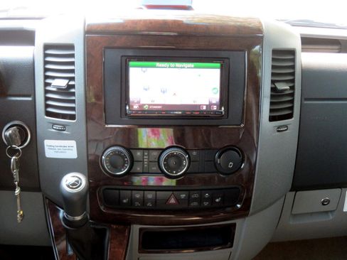 Used 2014 Mercedes-Benz Sprinter 3500 image 82