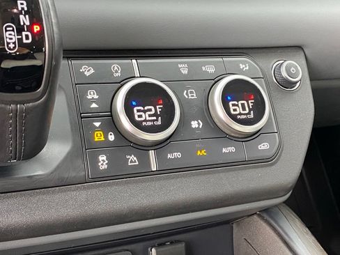 Used 2024 Land Rover Defender 110 X-Dynamic SE AWD/4WD image 20