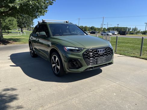 Used 2024 Audi Q5 2.0T Premium Plus w/ Premium Plus Package AWD/4WD image 2