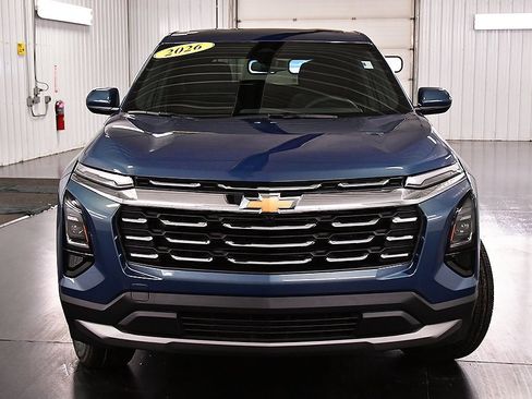 New 2026 Chevrolet Equinox LT image 2