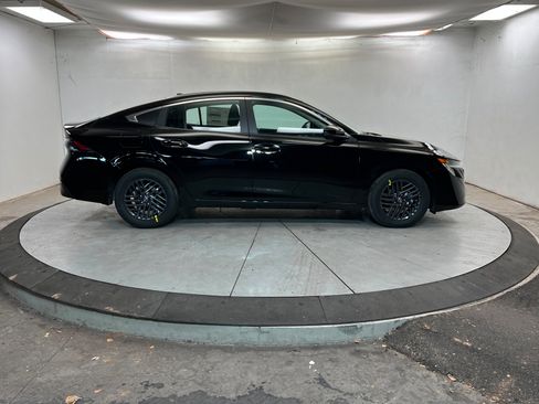 New 2026 Nissan Sentra SV image 6